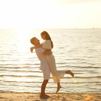 LIR-couple-on-beach-1-scaled